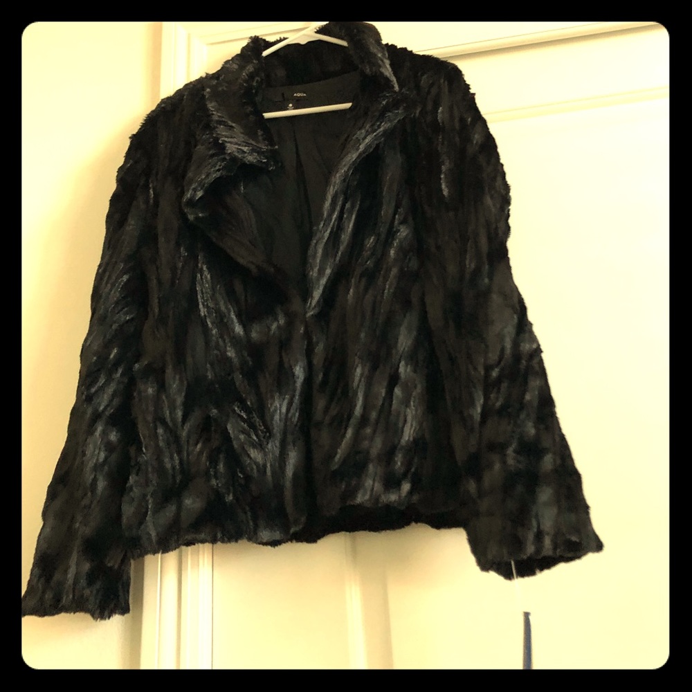 Beautiful jacket with 100% fauxfur and lining
